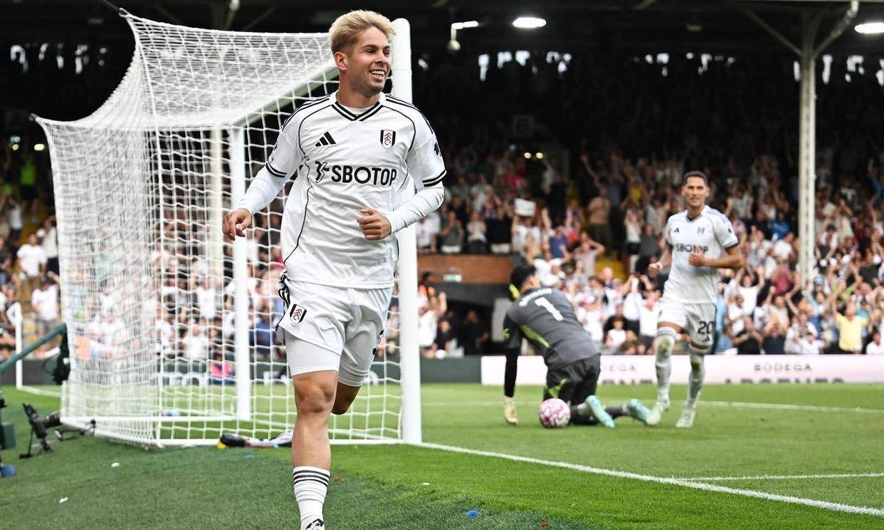 阿莫林死守三中卫害惨曼联!史密斯罗“德甲LOGO”绝平,枪手旧将梦回北伦敦