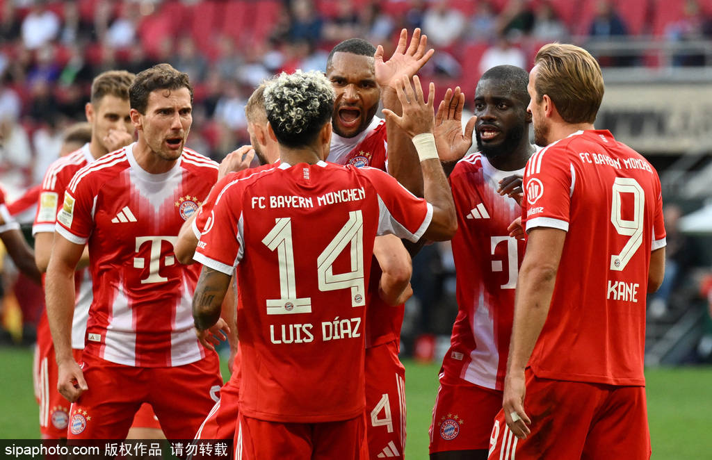 新赛季开局:曼联排名力压曼城 马竞3轮不胜药厂2轮换帅