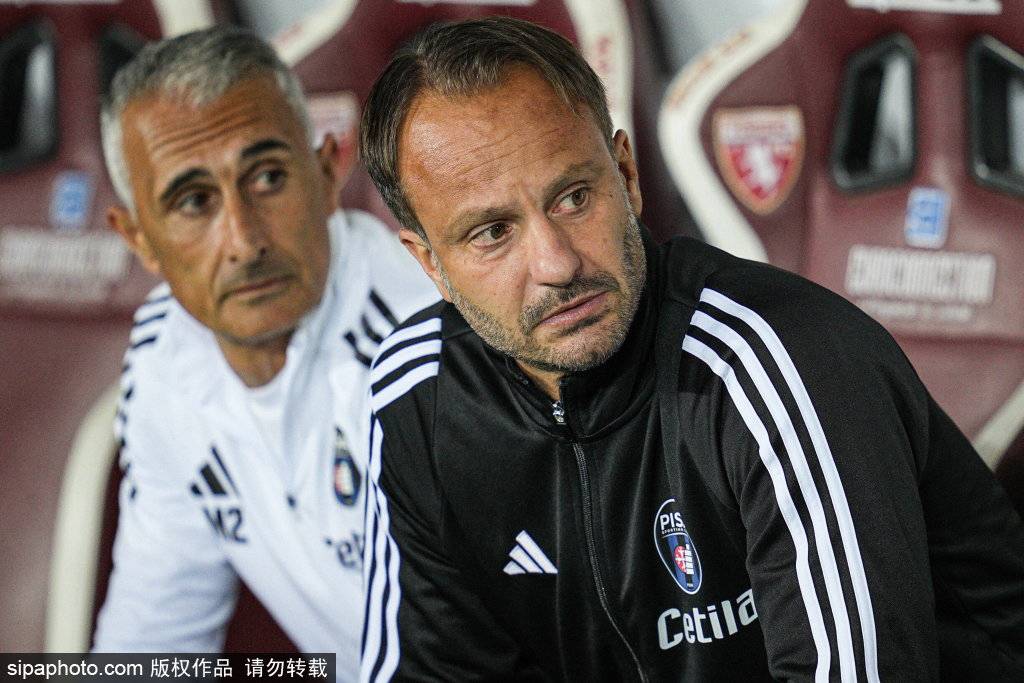 意甲各队主帅年薪排行:孔蒂800万欧居首,阿莱格里500万欧次之